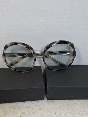 Classic Round Women's Sunglasses - Gray Tortoiseshell